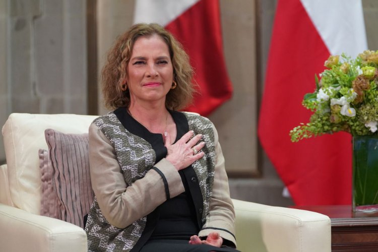 Gobierno de México celebra con billete de lotería a la escritora chilena Gabriela Mistral