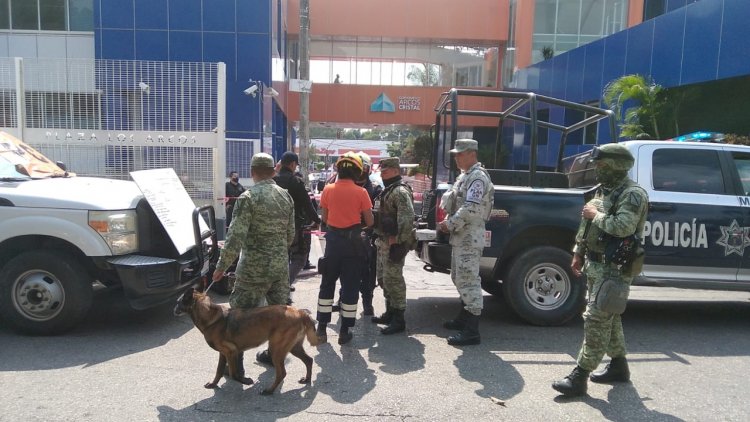 Enésima alerta por una bomba en plaza comercial; fue falsa alarma