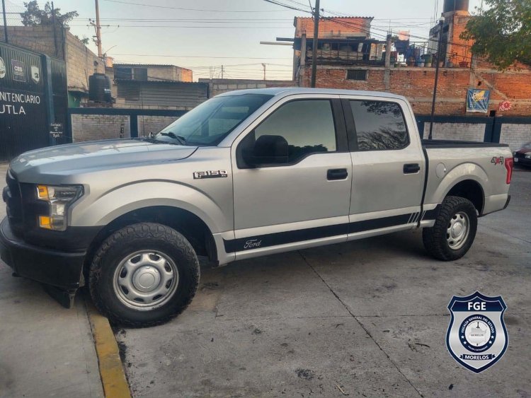 Le robaron camioneta; en la calle vio que ya la ofrecían a la venta