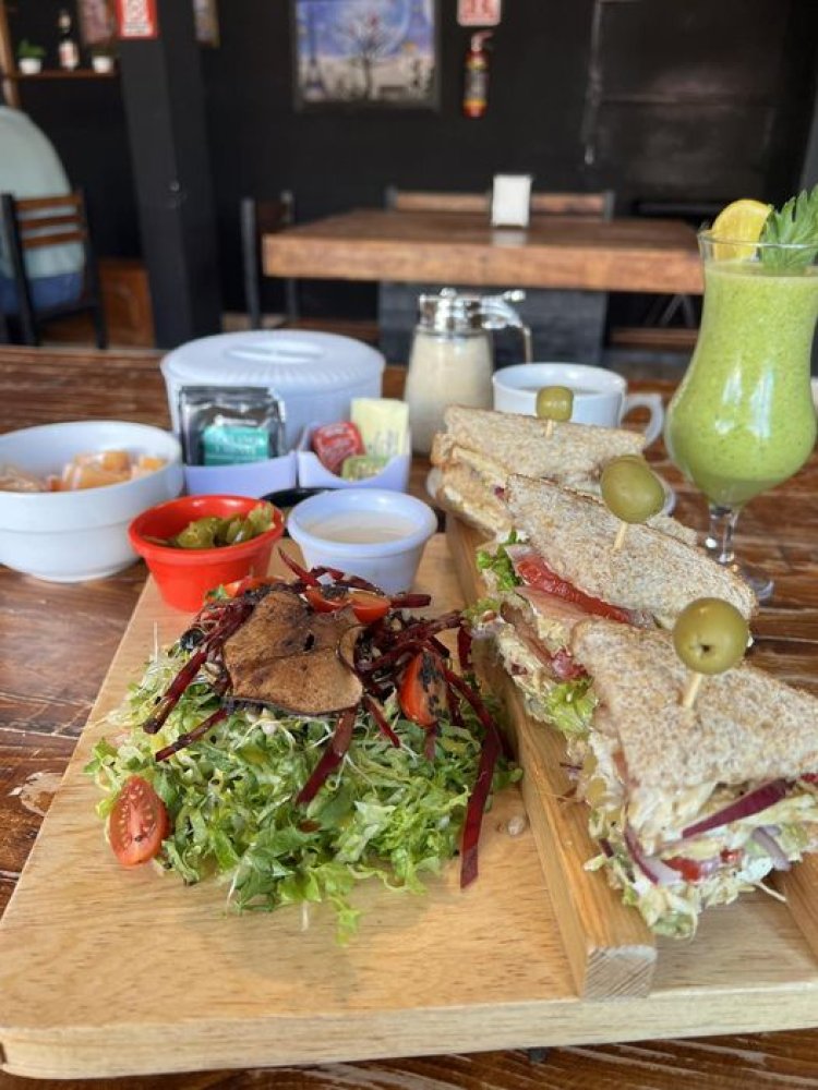 Bajan cortinas negocios de comida para no pagar “derecho de piso”