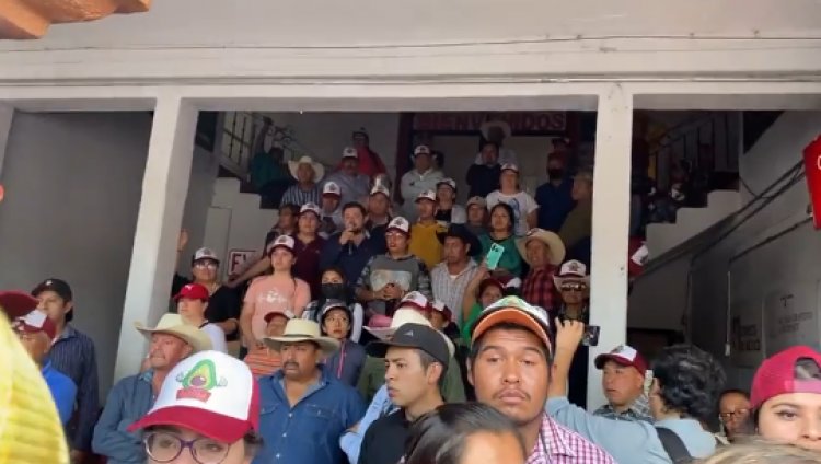 En clima sumamente tenso regresó el presidente de Tetela del Volcán