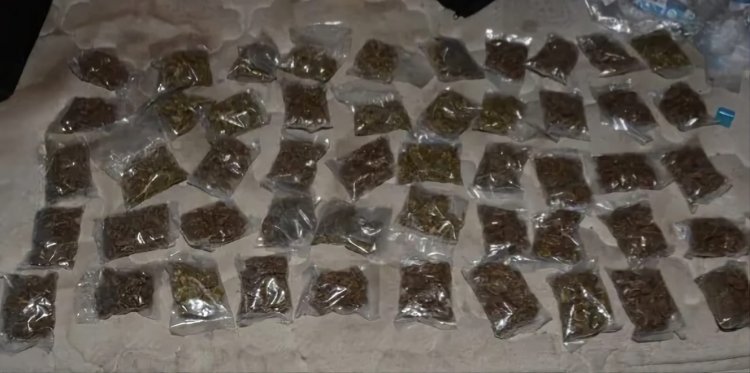 FGR aseguró a dos personas con cartuchos y droga durante cateo