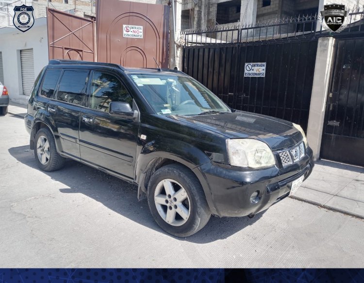 Paseaban en una X-Trail en Tlaquiltenango, con cristal