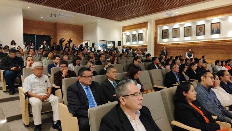 Presentó Gustavo Urquiza, su sexto y último informe como rector de la UAEM