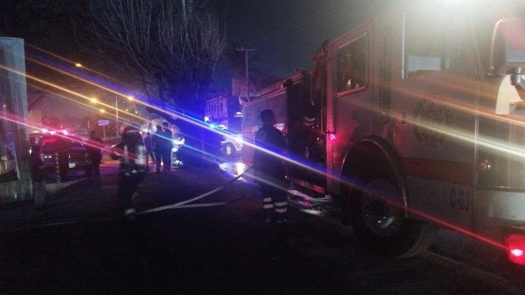 Sorprendió a una bodega de Civac un incendio nocturno