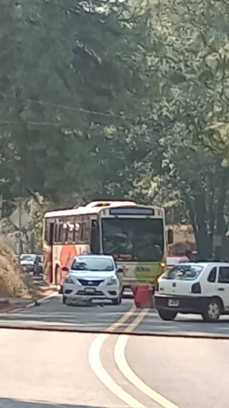 Por falta de energía eléctrica, bloquean la federal Cuernavaca-México