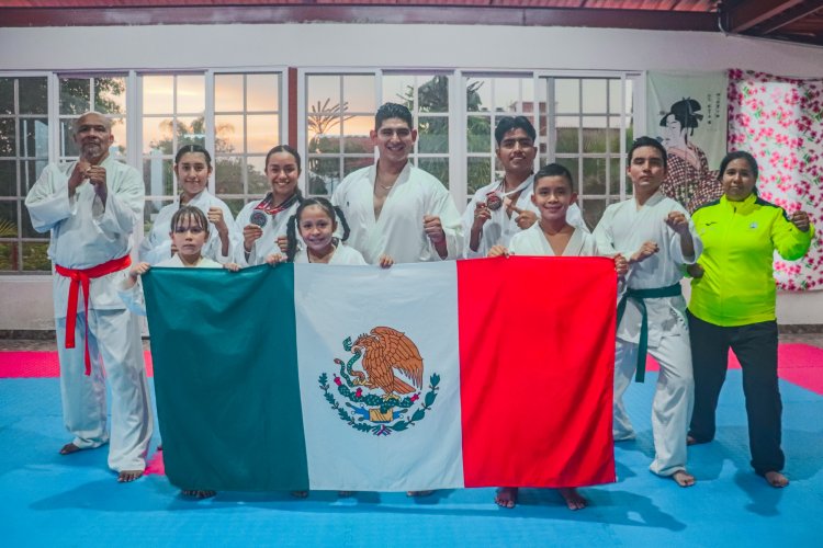 Suben morelenses a podio en Mundial de Karate