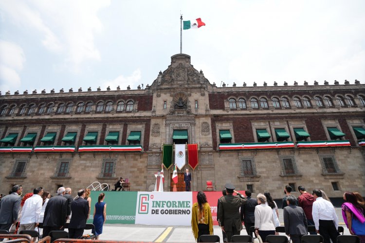 Asiste González Saravia al último informe de López Obrador