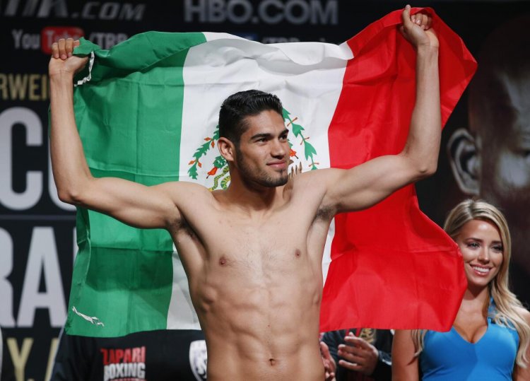 Zurdo Ramírez con la intención de opacar a Canelo ante una posible unificación ante Jai Opetai