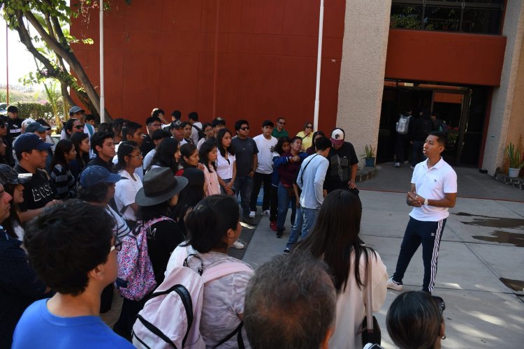 Invitan a visitas guiadas a interesados en la UTEZ