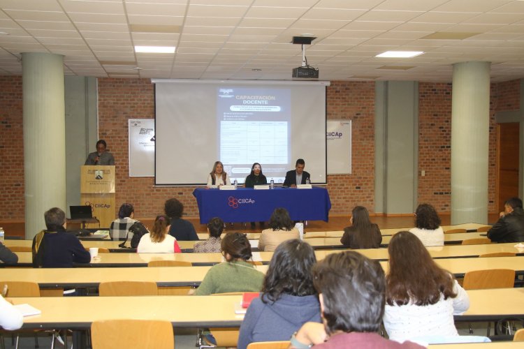 Capacitan a docentes  en inclusión educativa