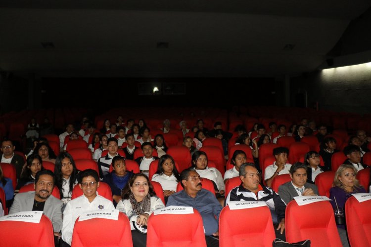 Se alienta la expresión artística en el Cobaem