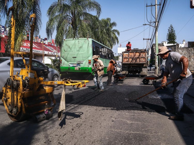 Avanza el programa de bacheo en Cuernavaca