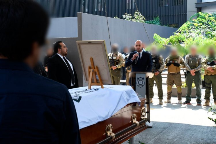 Último adiós a los dos  agentes  muertos tras un enfrentamiento