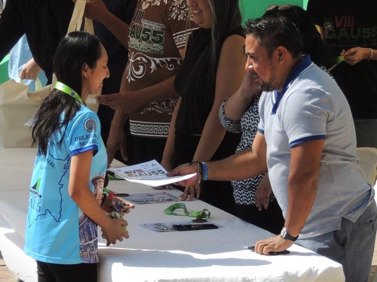 Alumna de Oacalco, con medalla de bronce  en VIII Concurso Nacional de Matemáticas