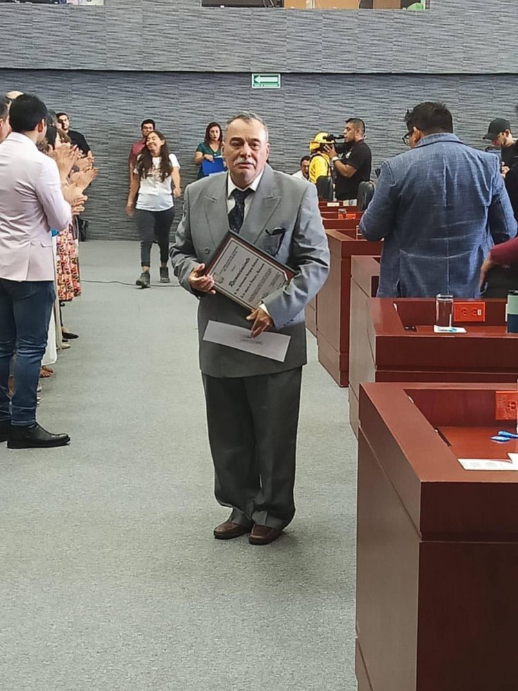 Recibe investigador de CIB  premio al Mérito Forestal