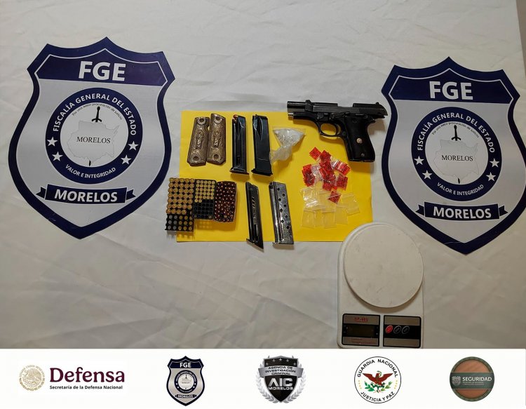 Gran golpe al crimen en cateo; aseguran  armas cartuchos droga y a un individuo