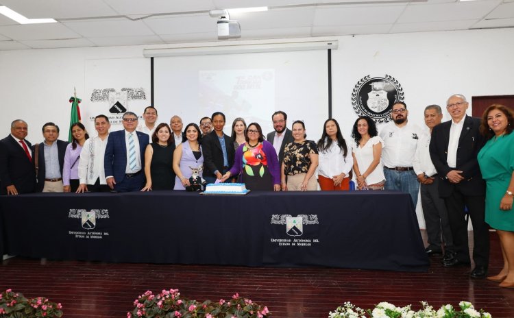Suman más de 70 años ya  de la Facultad de Derecho