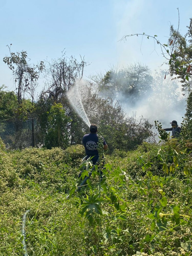 Incendio en Yautepec amenazó  a un centro de gas y gasolinera