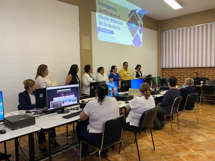 Se impulsa la innovación educativa en taller de IA