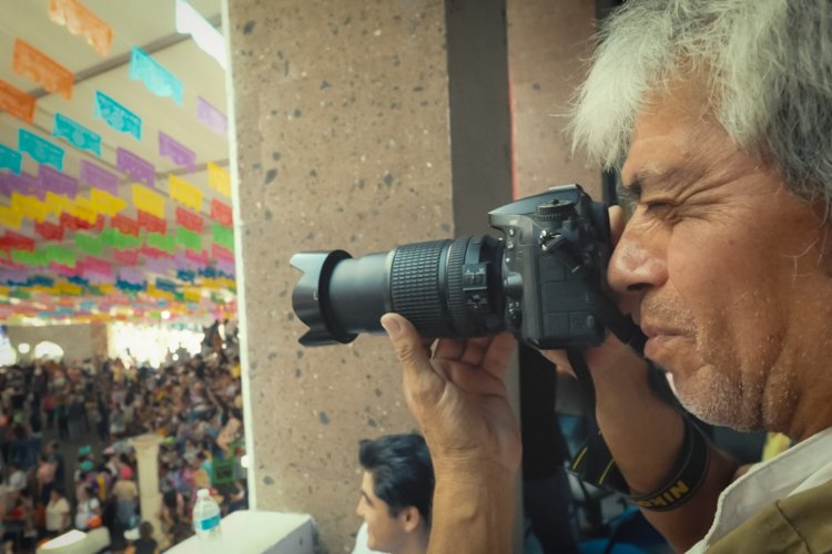 Se hace reconocimiento a Fernando  Soto, cronista visual de carnavales