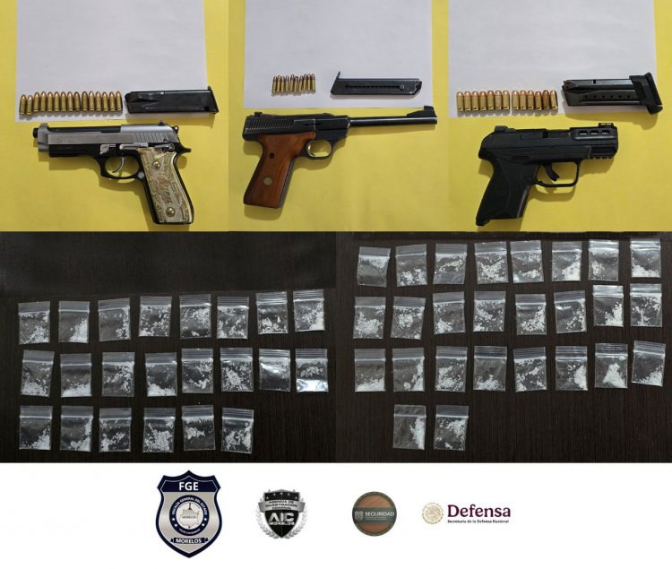 Este par traía drogas y armas que son ilegales