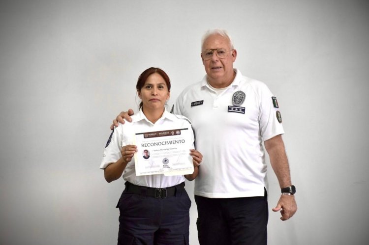 Se reconoció a enfermeras y  enfermeros por su trayectoria