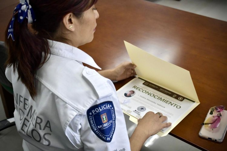 Se reconoció a enfermeras y  enfermeros por su trayectoria