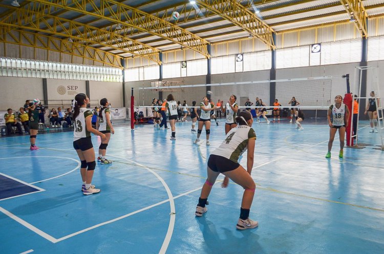 Gran participación de equipo  morelense de voleibol femenil