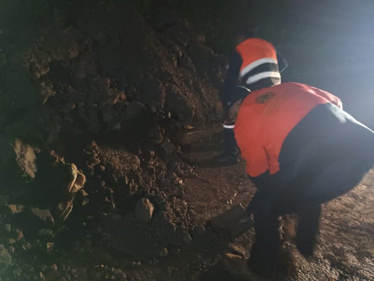 Un auto arrastrado, poste y cable caídos,  entre otros, atendidos por PC capitalina