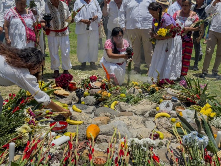 En Chalcatzingo, ceremonia de  pedimento de llegada de lluvia