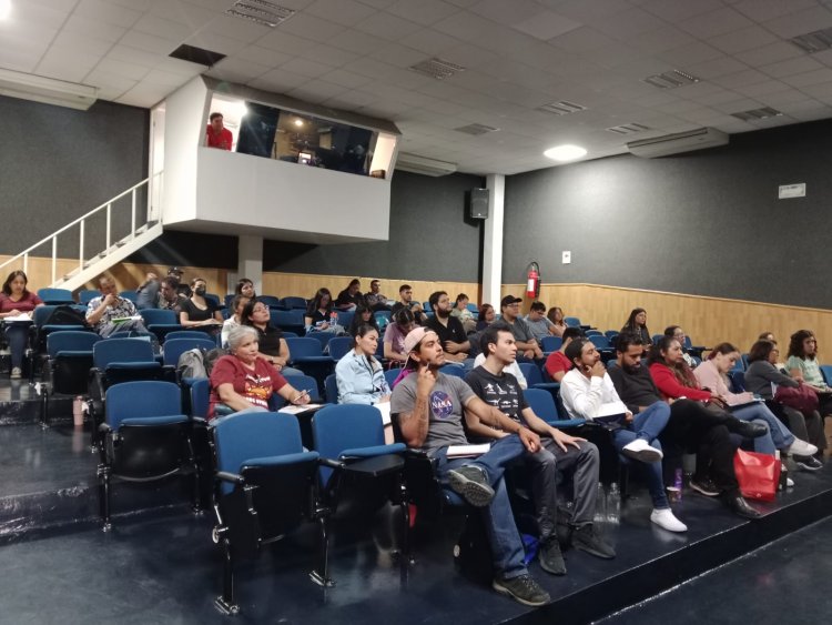 Dieron curso sobre enseñanza  de la divulgación de la ciencia