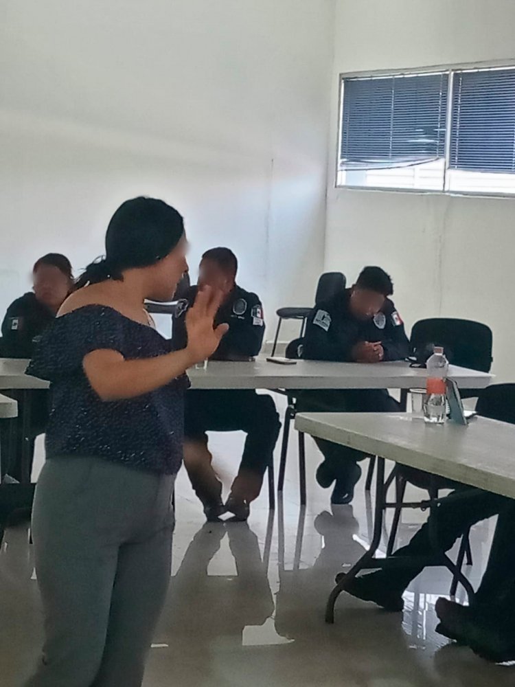 Capacitan a policías de municipios sobre  derechos humanos e igualdad de género