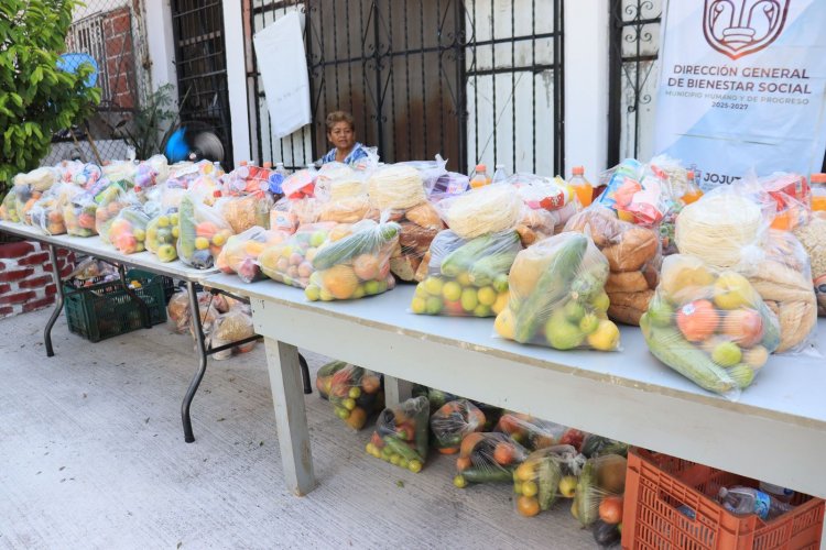 En Jojutla, familias de la Constitución  del 57 reciben despensas a bajo costo
