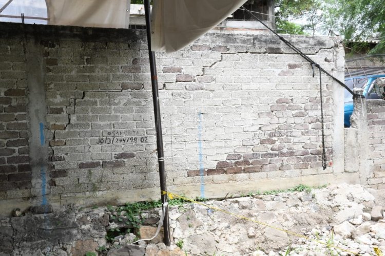 Penosa recuperación de cuerpos se pospone por el riesgo de derrumbe