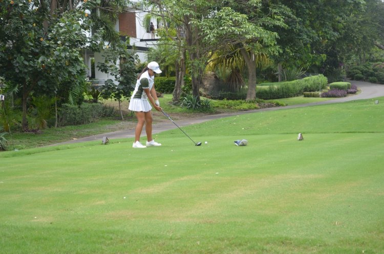Mía Bárbara conquistó medalla de  plata en golf en Olimpiada Nacional