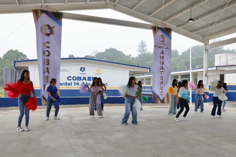 Inauguran academia de teatro danza  y música en un colegio de bachilleres