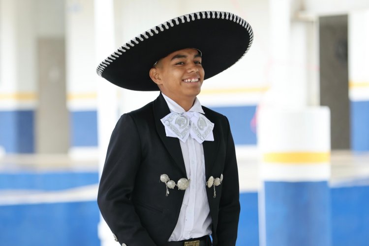 Inauguran academia de teatro danza  y música en un colegio de bachilleres