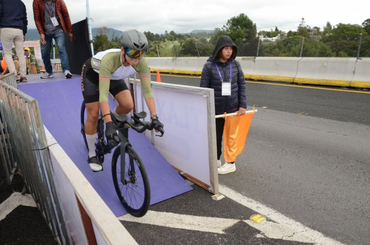 Participan dos mujeres morelenses  en ciclismo contrarreloj en Tlaxcala