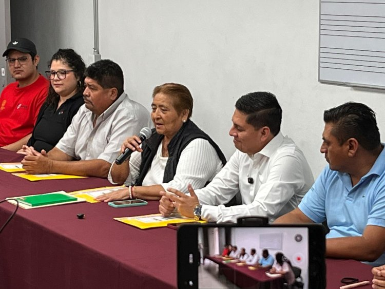 Alcalde de Jojutla, Alan Martínez,  entregó visas a adultos mayores