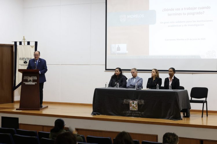 "¿Dónde vas a trabajar cuando termines  tu posgrado?", conferencias en la UAEM