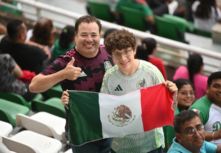 Gran espectáculo en el "Coruco" Díaz con  quipos femeniles de México y Colombia