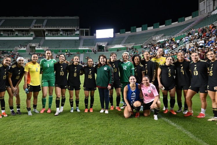 Gran espectáculo en el "Coruco" Díaz con  quipos femeniles de México y Colombia