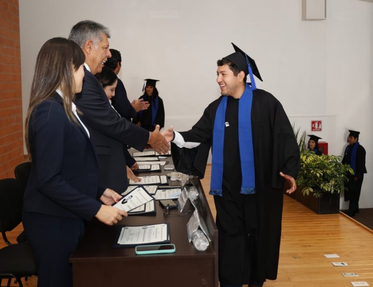 Se gradúa nueva generación de ingenierías Industrial y Mecánica