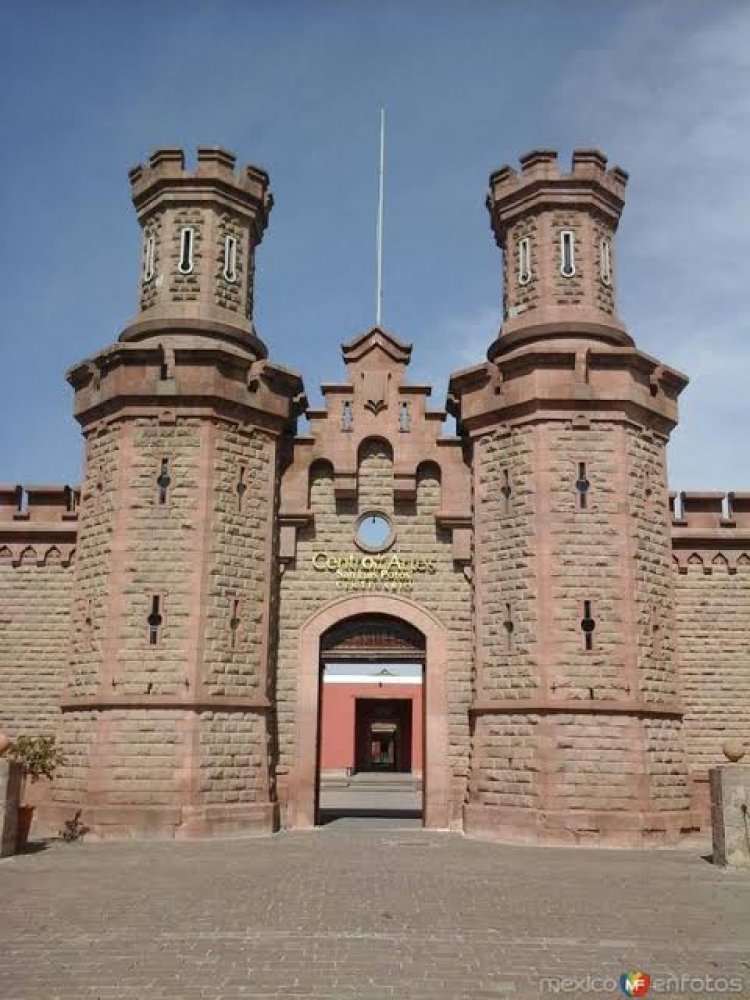 Artista de Fac. de Arquitectura expone  en el Centro de las Artes de S. L. Potosí