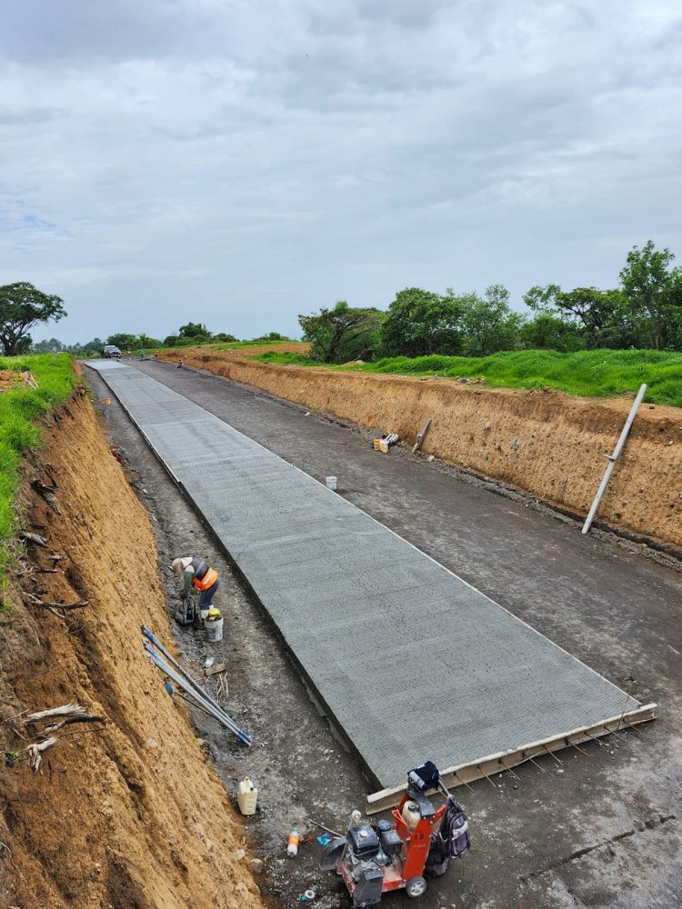 Se inicia pavimentación de nuevo camino a Xochitlán