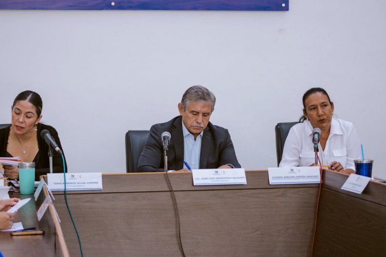 Gobierno de José Luis Urióstegui refrenda compromiso con el talento con más becas