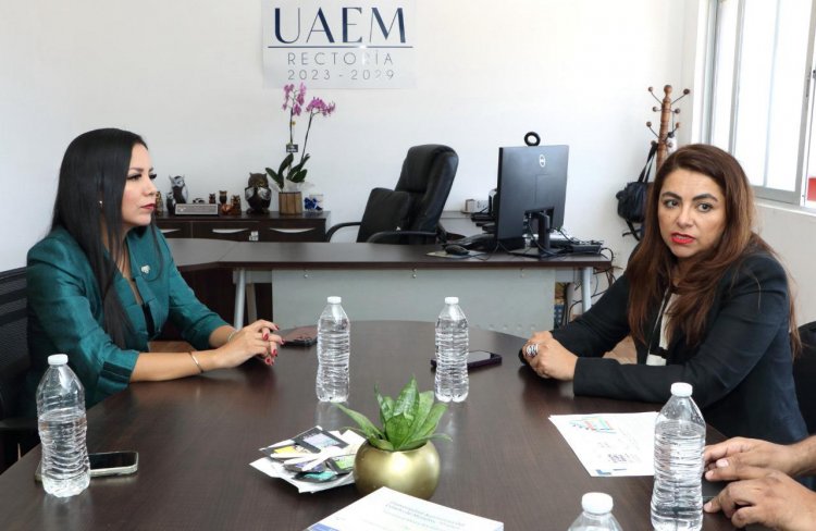 Integra Radio UAEM mesa directiva de la RED México