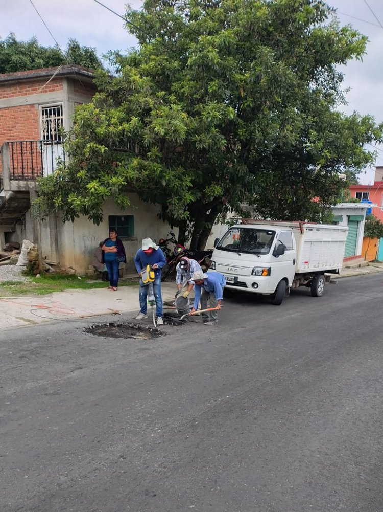 Avanza rehabilitación del camino  de Metepec hacia Tetela del Volcán