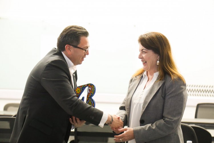 Margarita González visitó una empresa  llantera; conoció planes de crecimiento